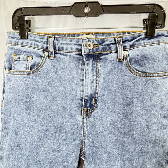 POL Distressed Cropped Jeans Silver Ring Hem Women’s Size Large - Picture 8 of 10